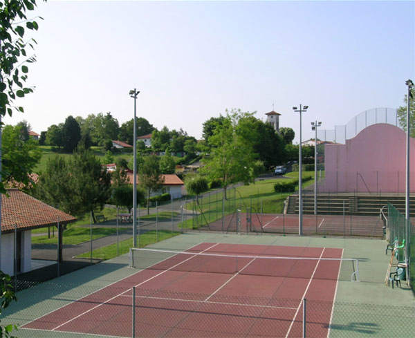 Les courts de tennis